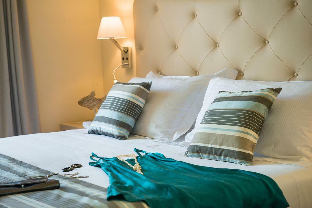 Double or Twin Room Balcony side sea view