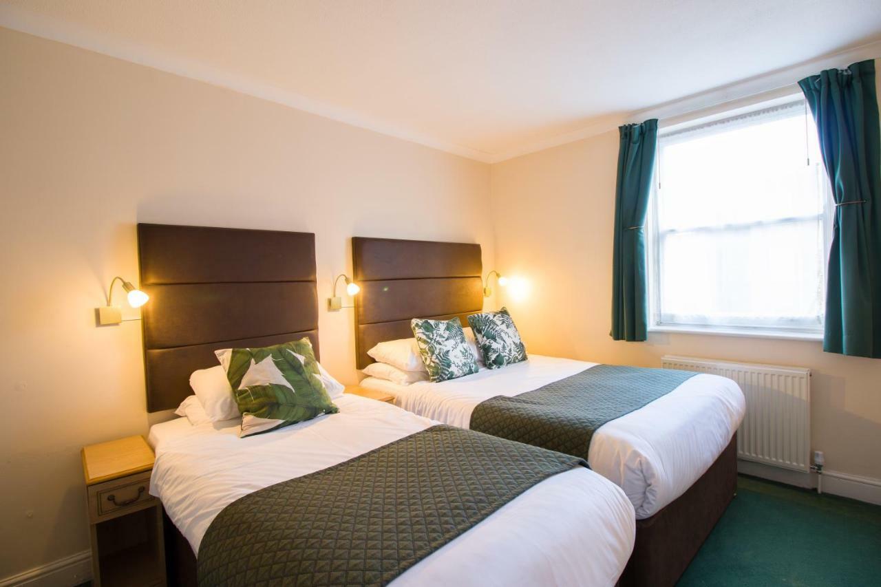 Triple Room,780273120:JPEG