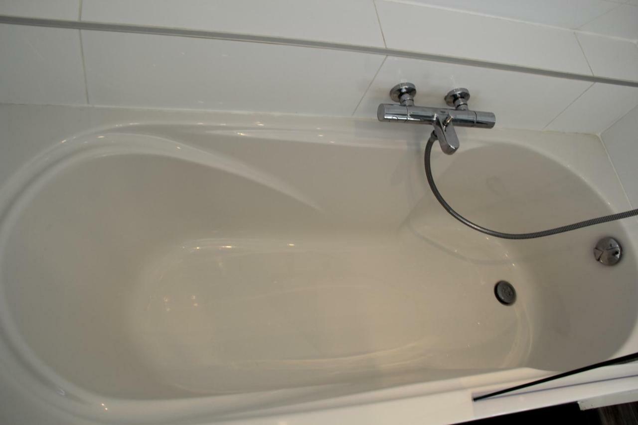 Deluxe Double Room Bath