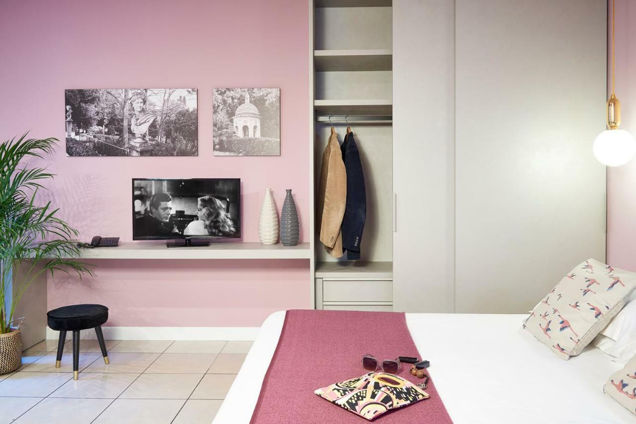 Deluxe Studio
