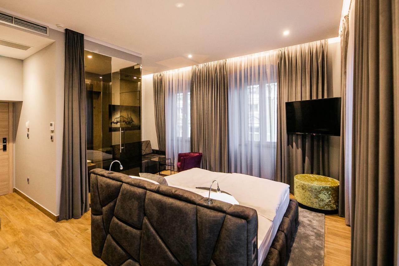 Deluxe King Studio