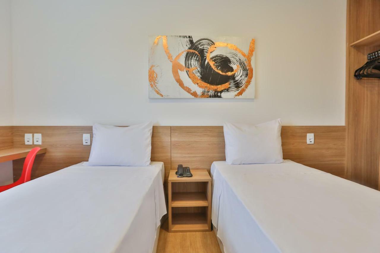 Quarto Superior com 2 Camas de Solteiro