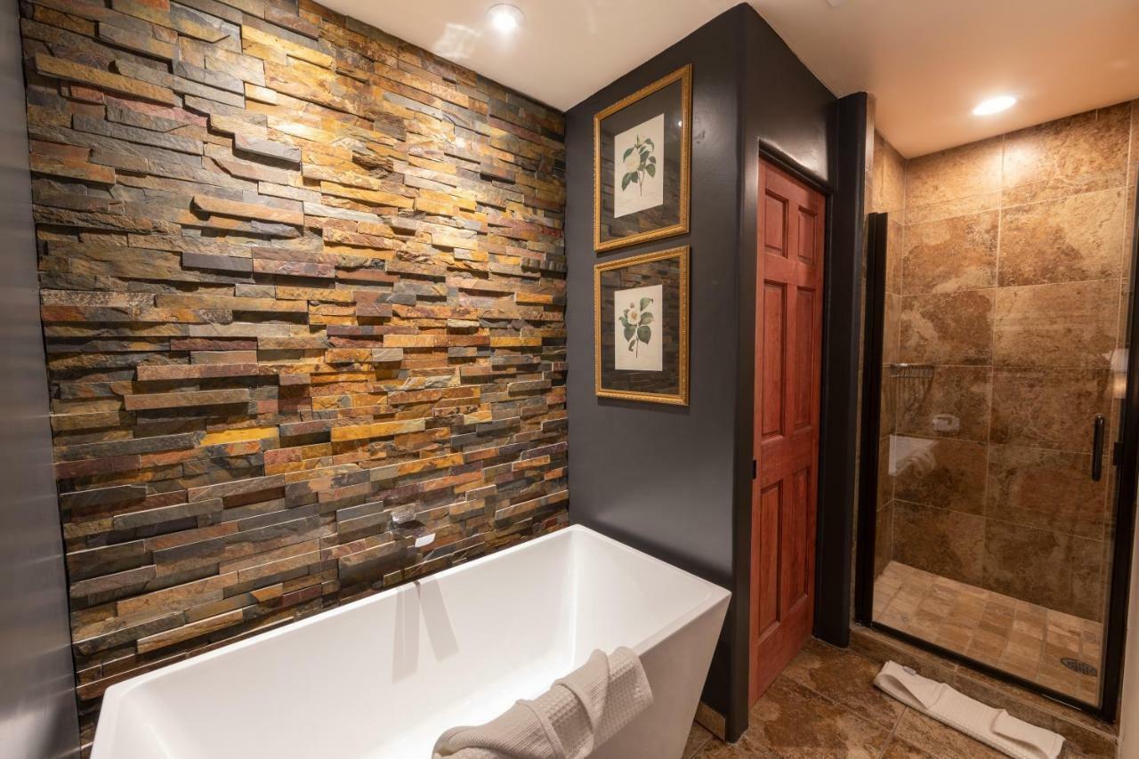 Superior One-Bedroom Suite