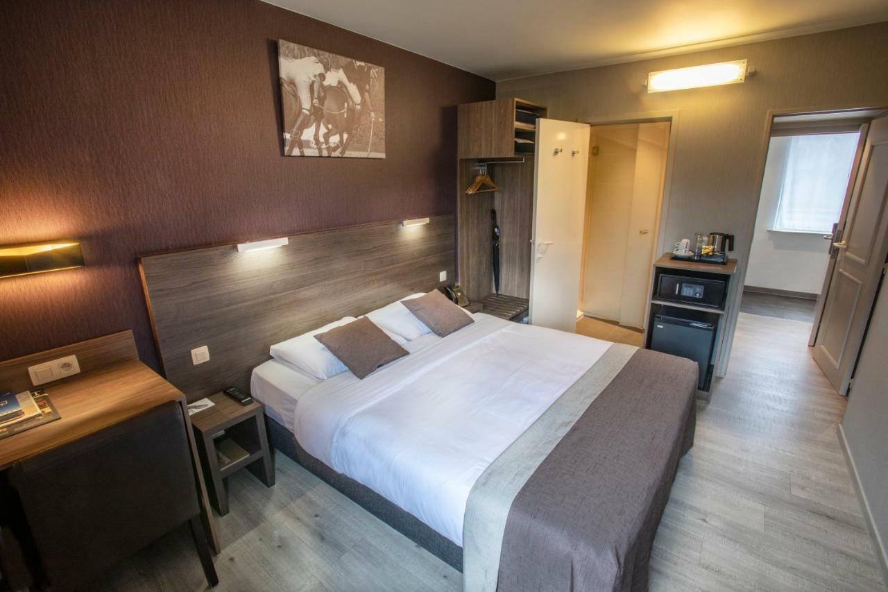 Small Double Room,784327935:JPEG