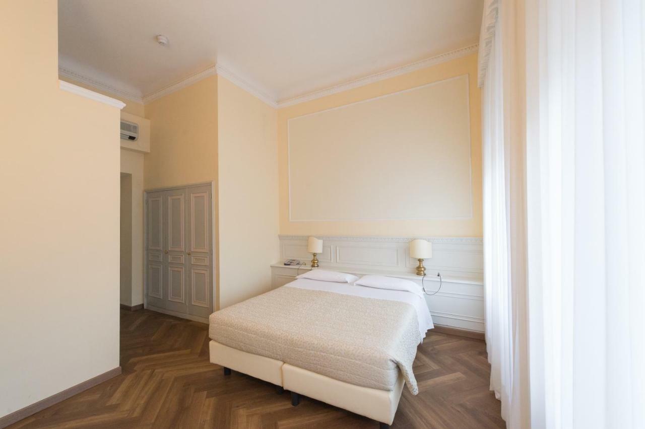 Superior Double or Twin Room,784564674:JPEG