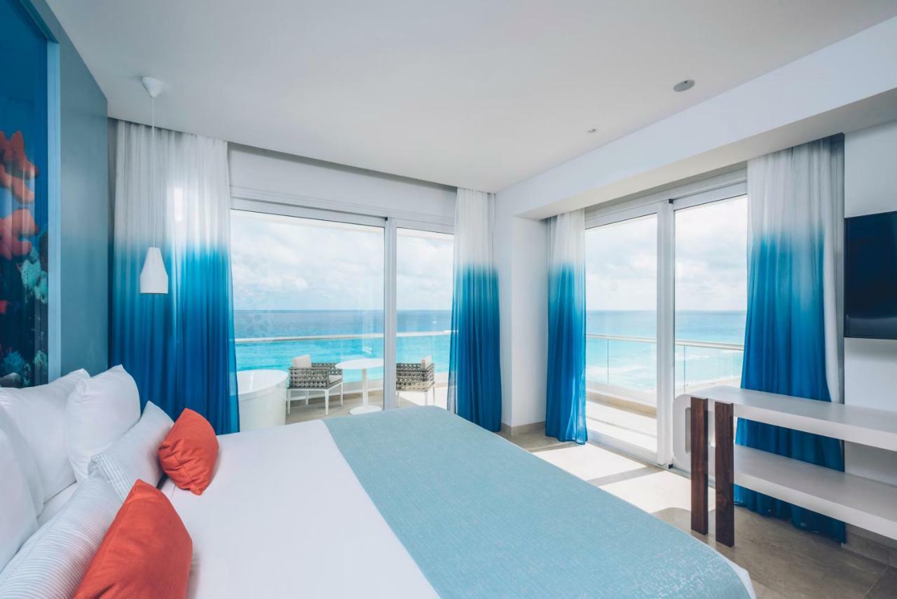 Junior Suite Ocean Front Corner