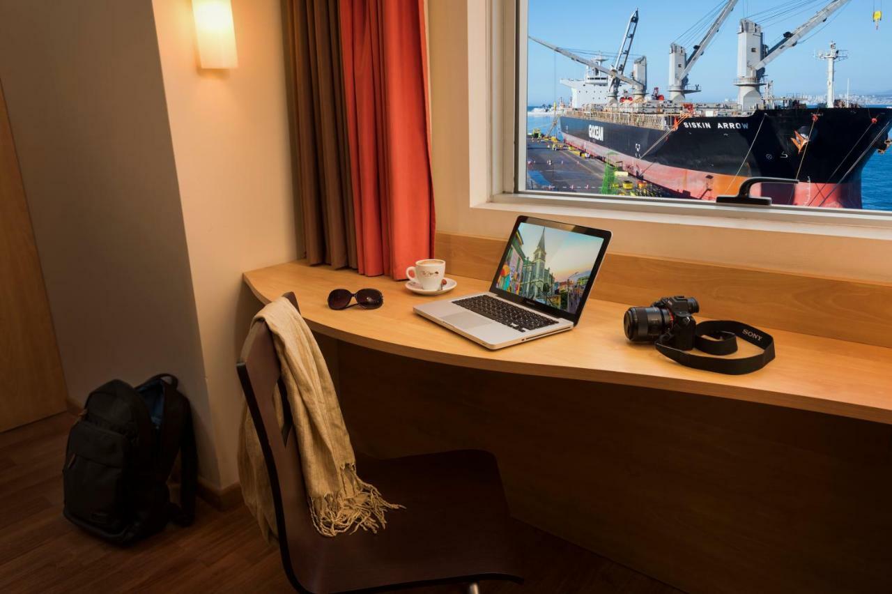 Quarto com Cama Queen-size e Vista do Mar