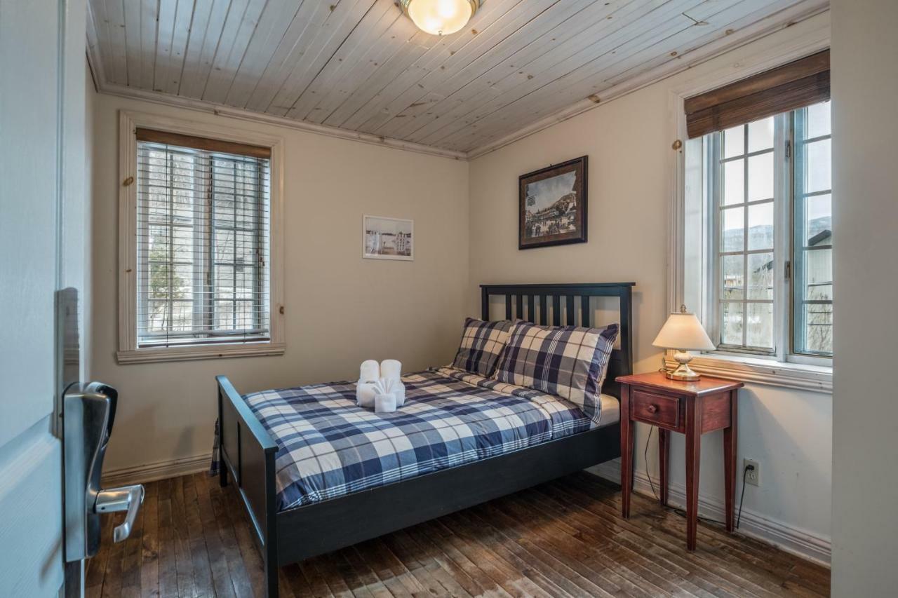 Double Room Economy