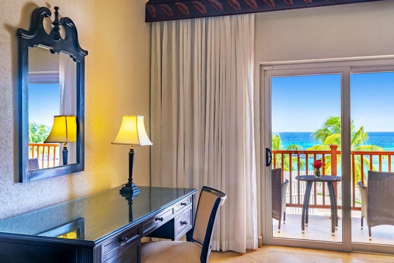 Ocean Front Junior Suite Concierge Service