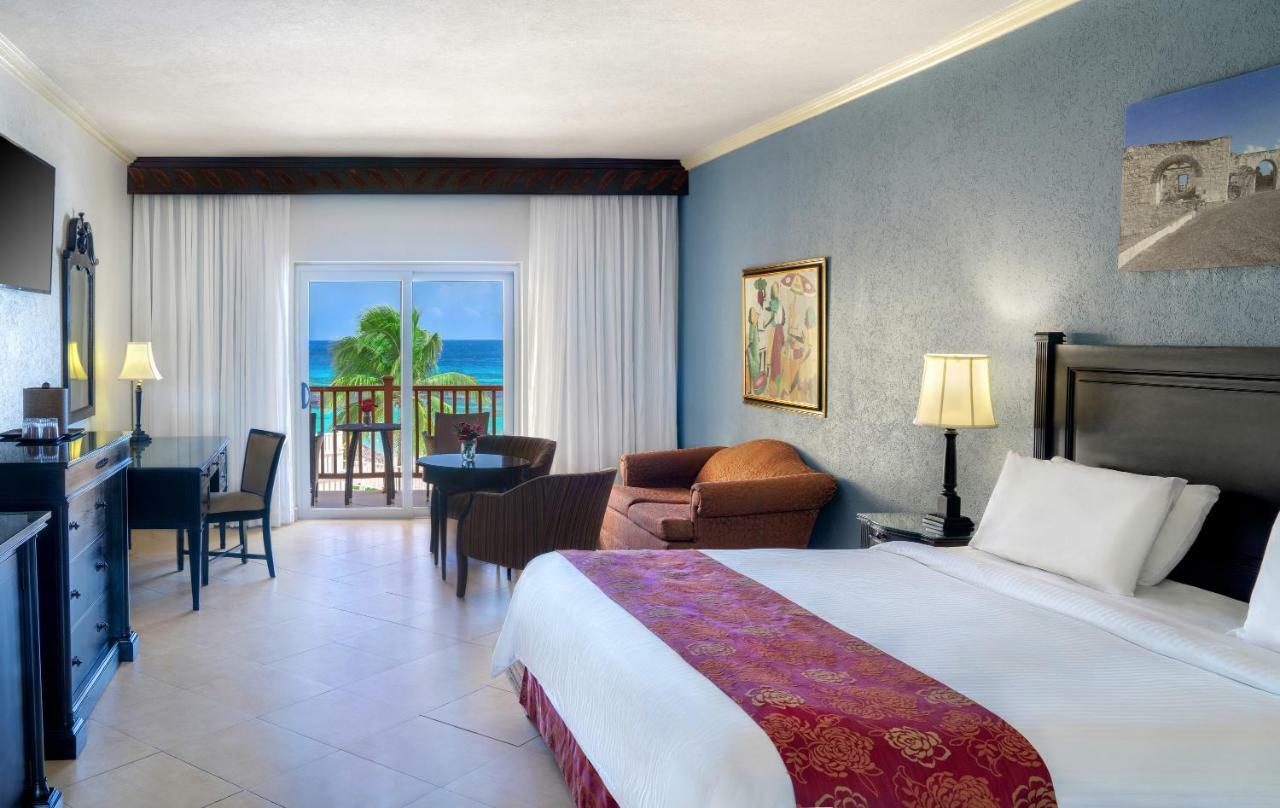 Ocean Front Junior Suite Concierge Service