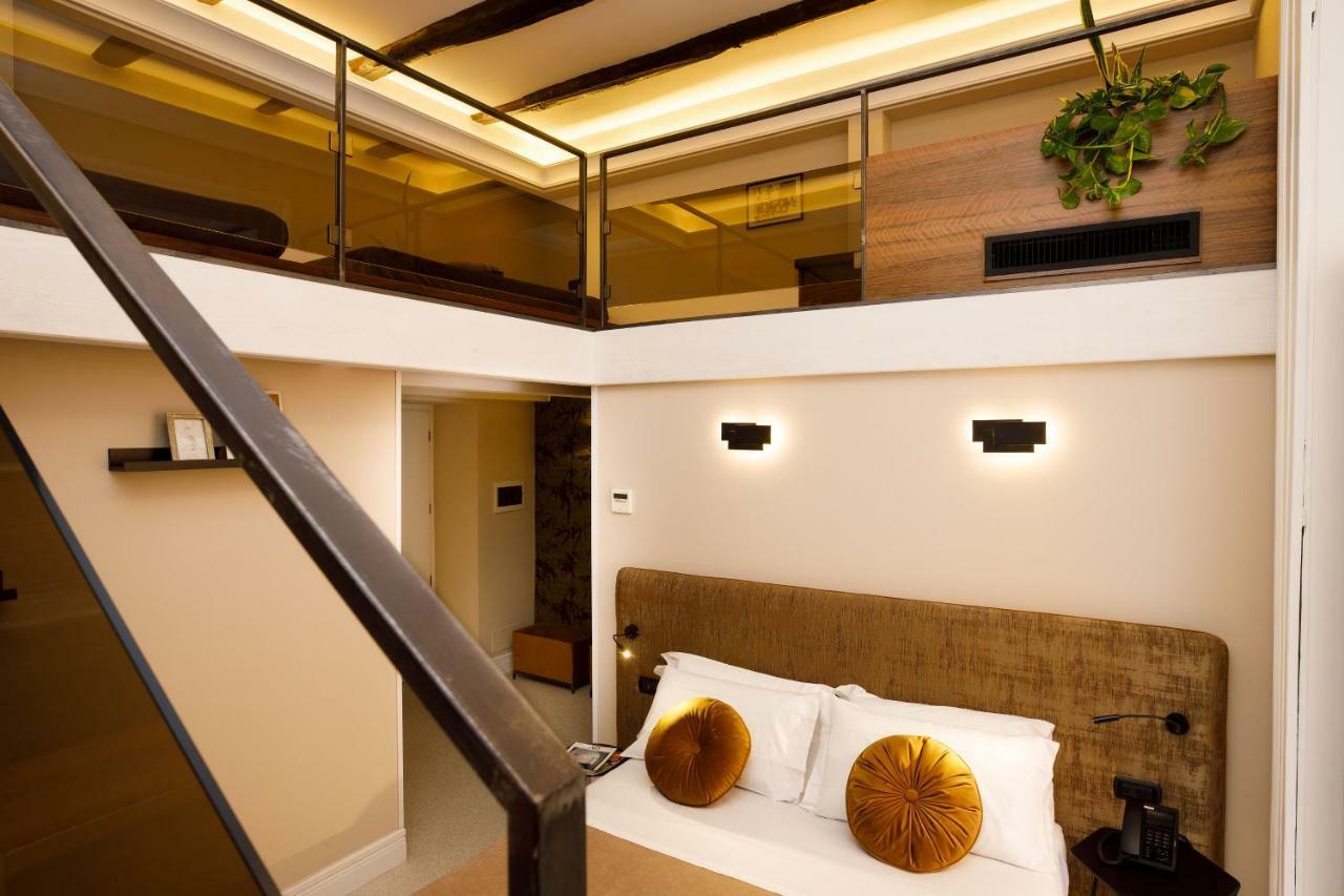 Deluxe Quadruple Room Balcony