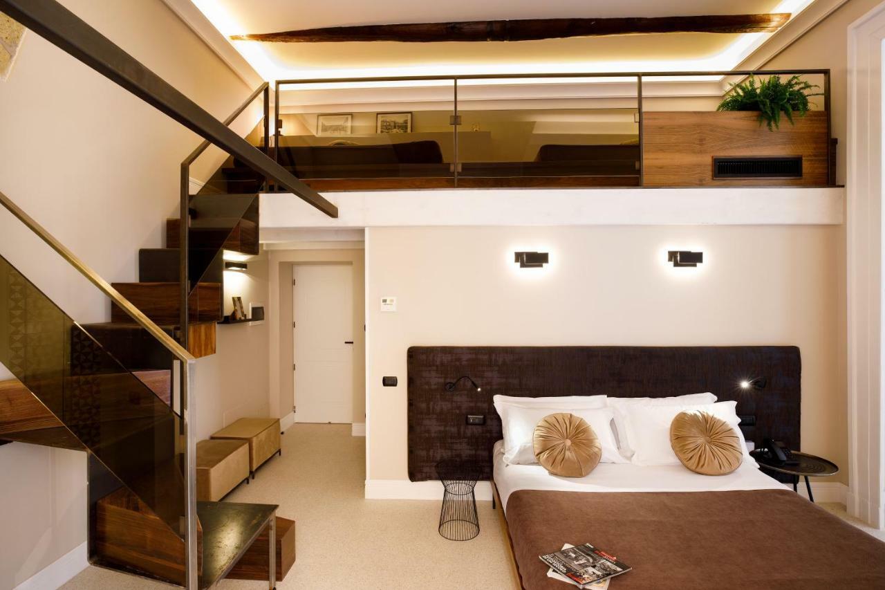 Deluxe Quadruple Room Balcony