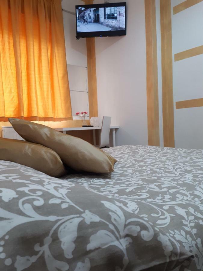 Double Room Private Bathroom