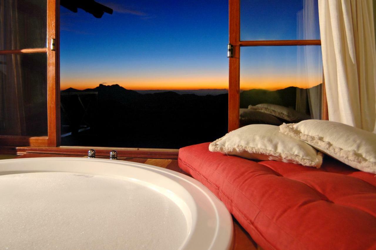 Master Chalet spa bath