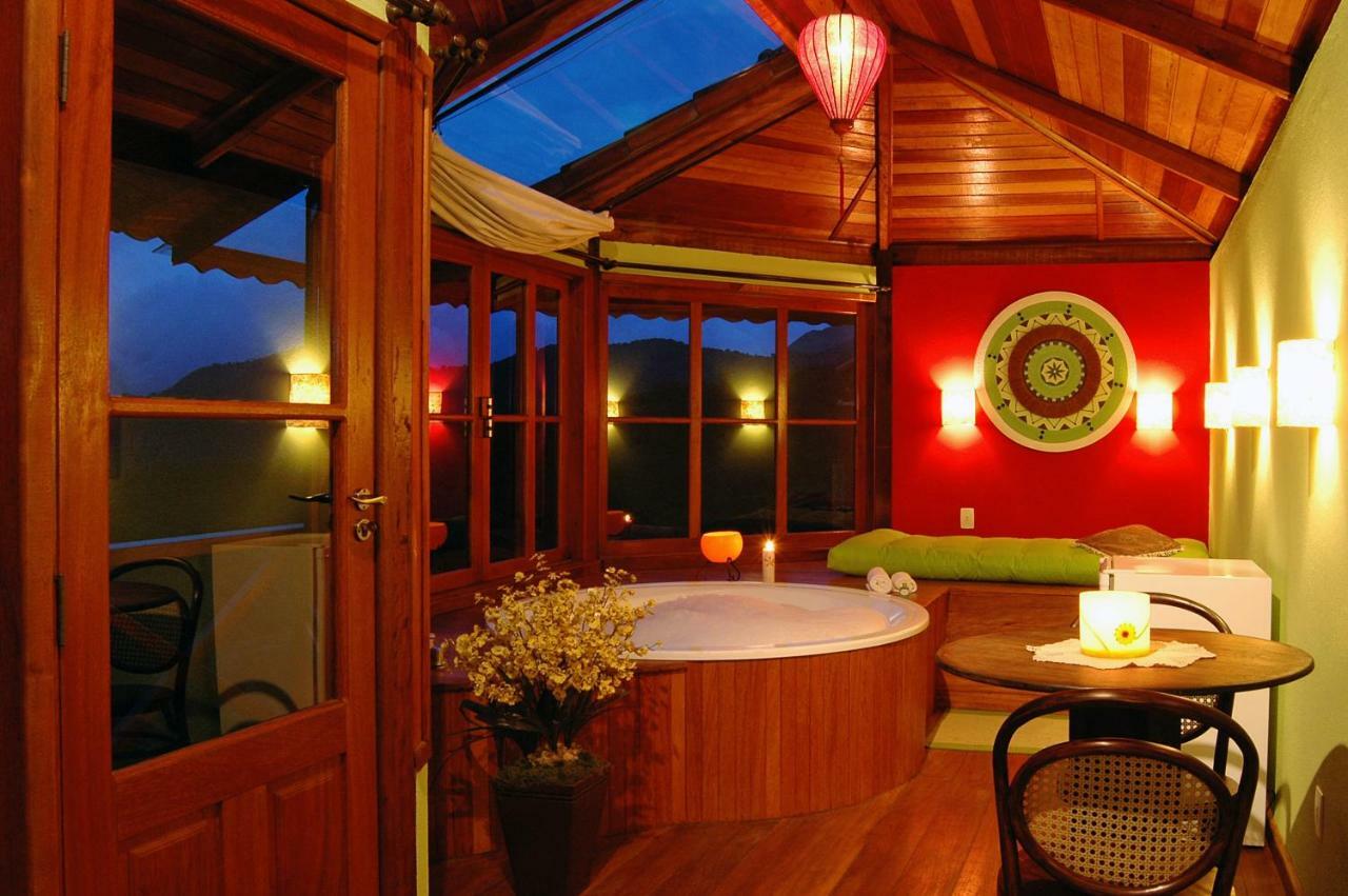 Superior Chalet Deluxe Bathtub