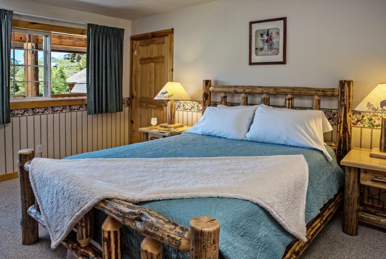 Double Room Mountain View
