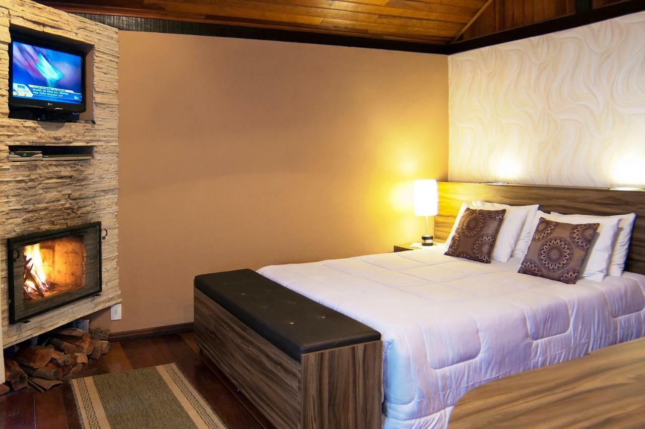 Master Chalet spa bath