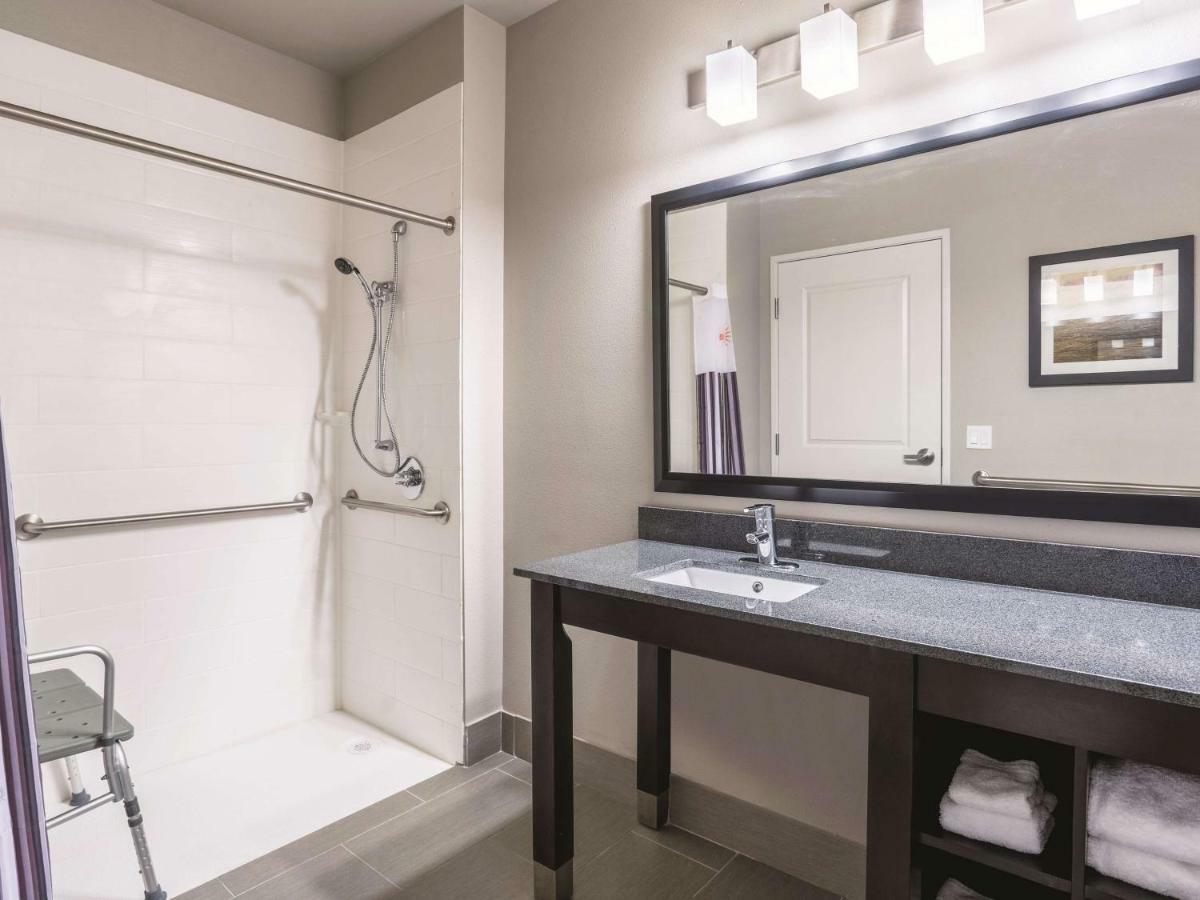 Queen Room with Two Queen Beds - Mobility Access/Non-Smoking