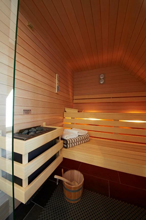 Deluxe Double Room Sauna Spa Bath