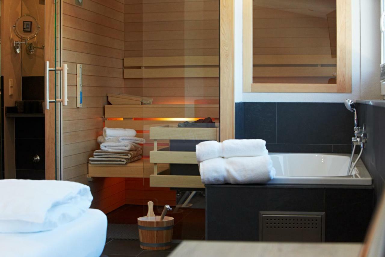 Deluxe Double Room Sauna Spa Bath