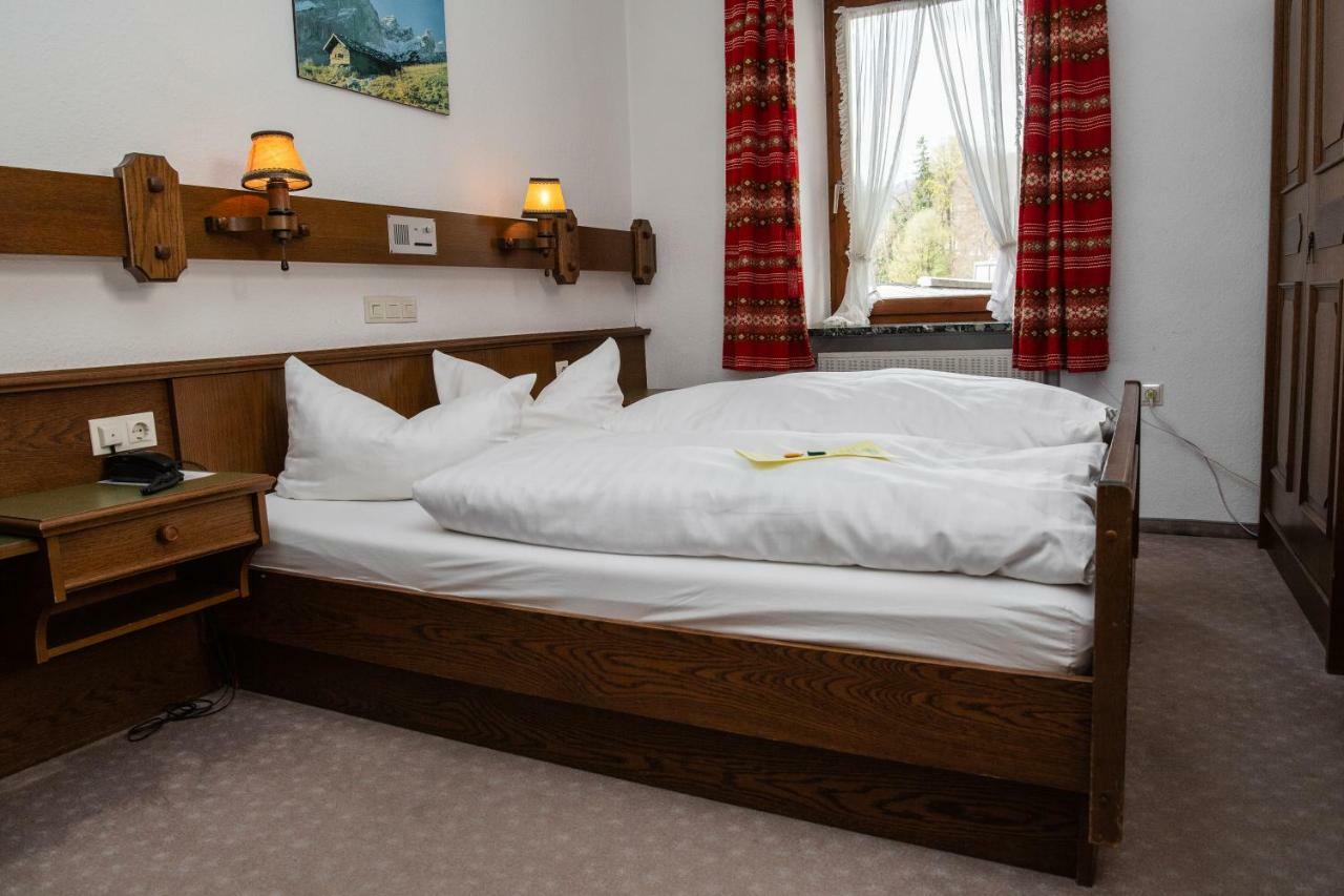 Grand Standard Room