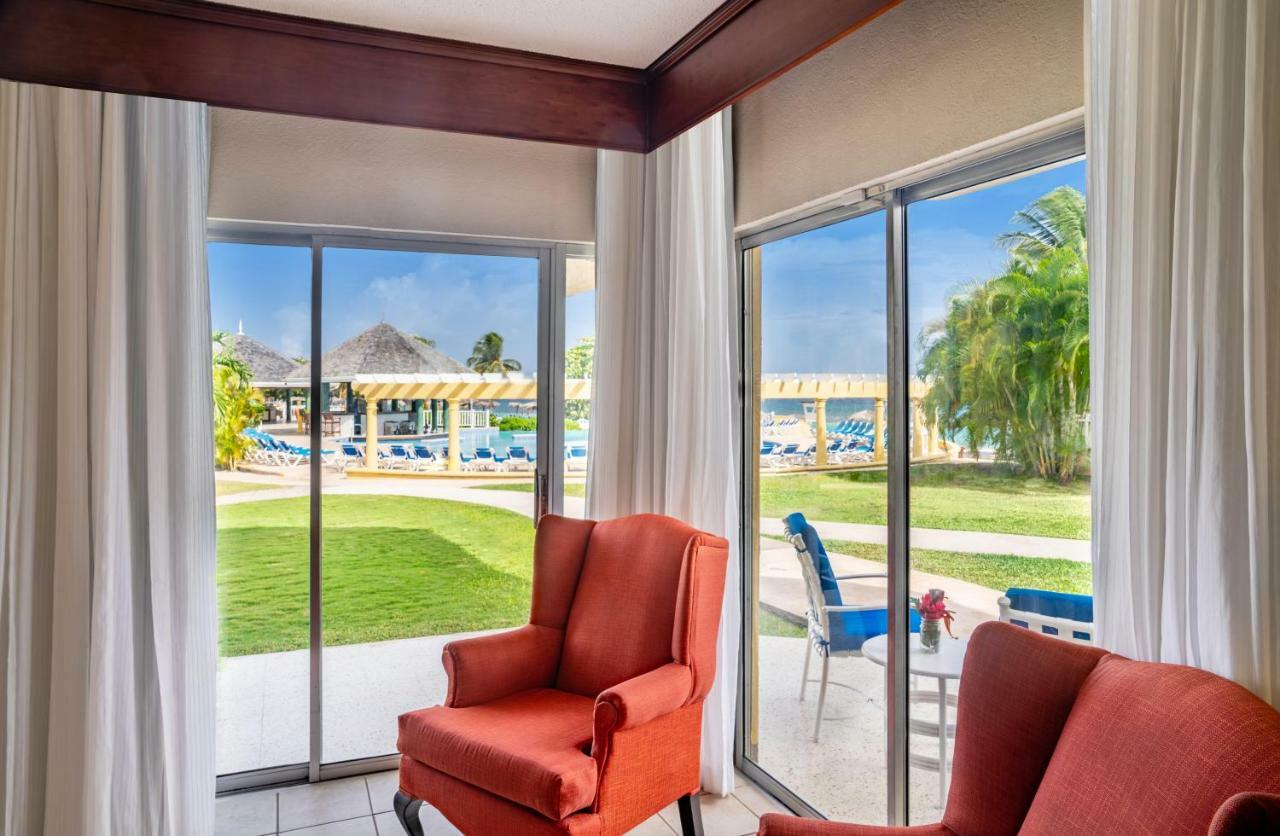 1-Bedroom Water View Butler Suite