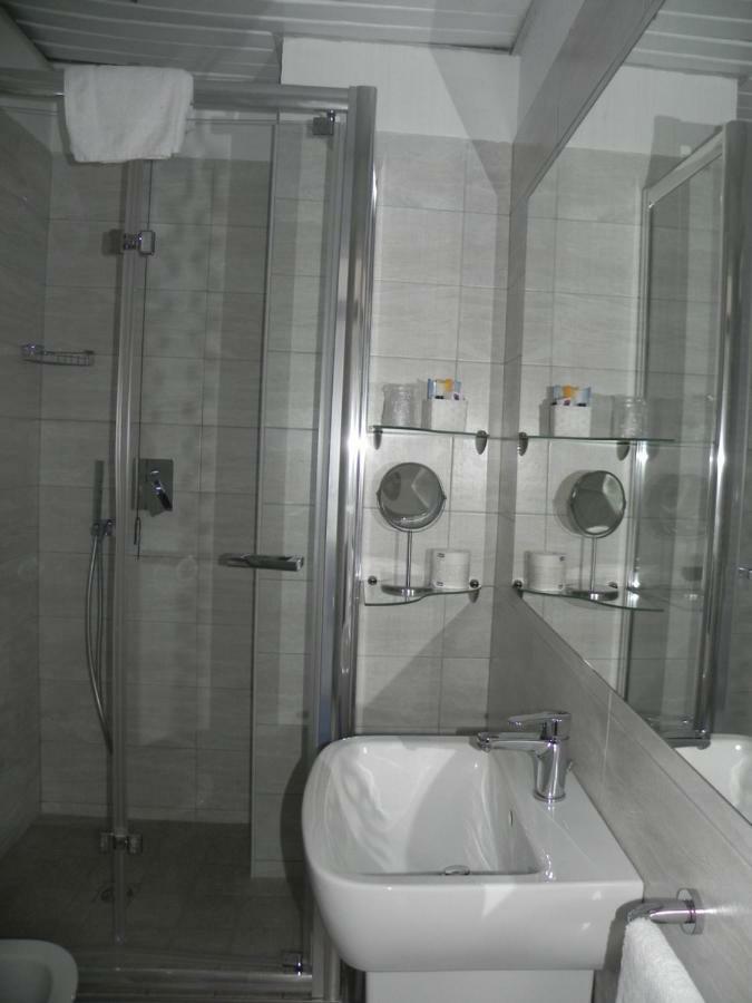 Double or Twin Room Sea View