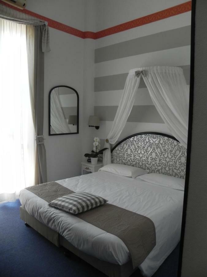 Double or Twin Room Sea View