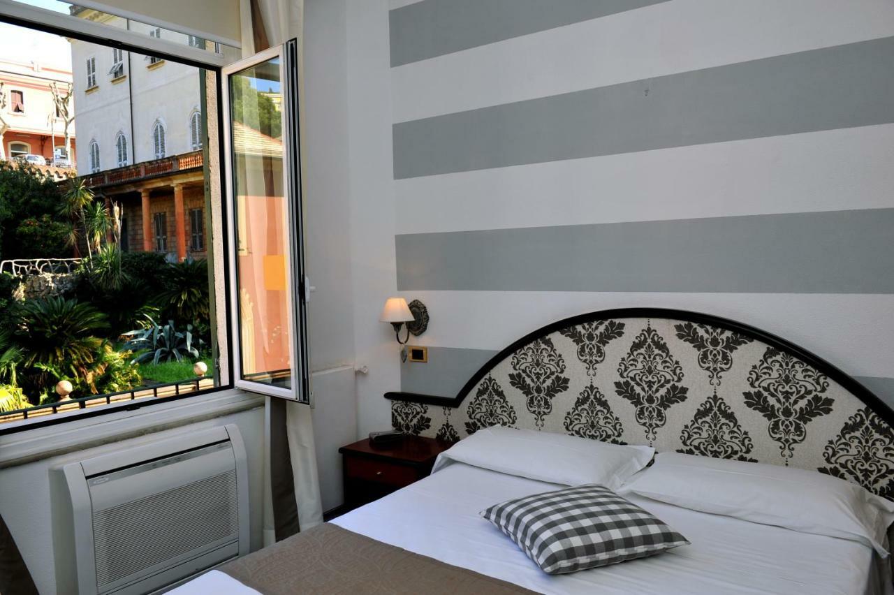 Double or Twin Room Hill View