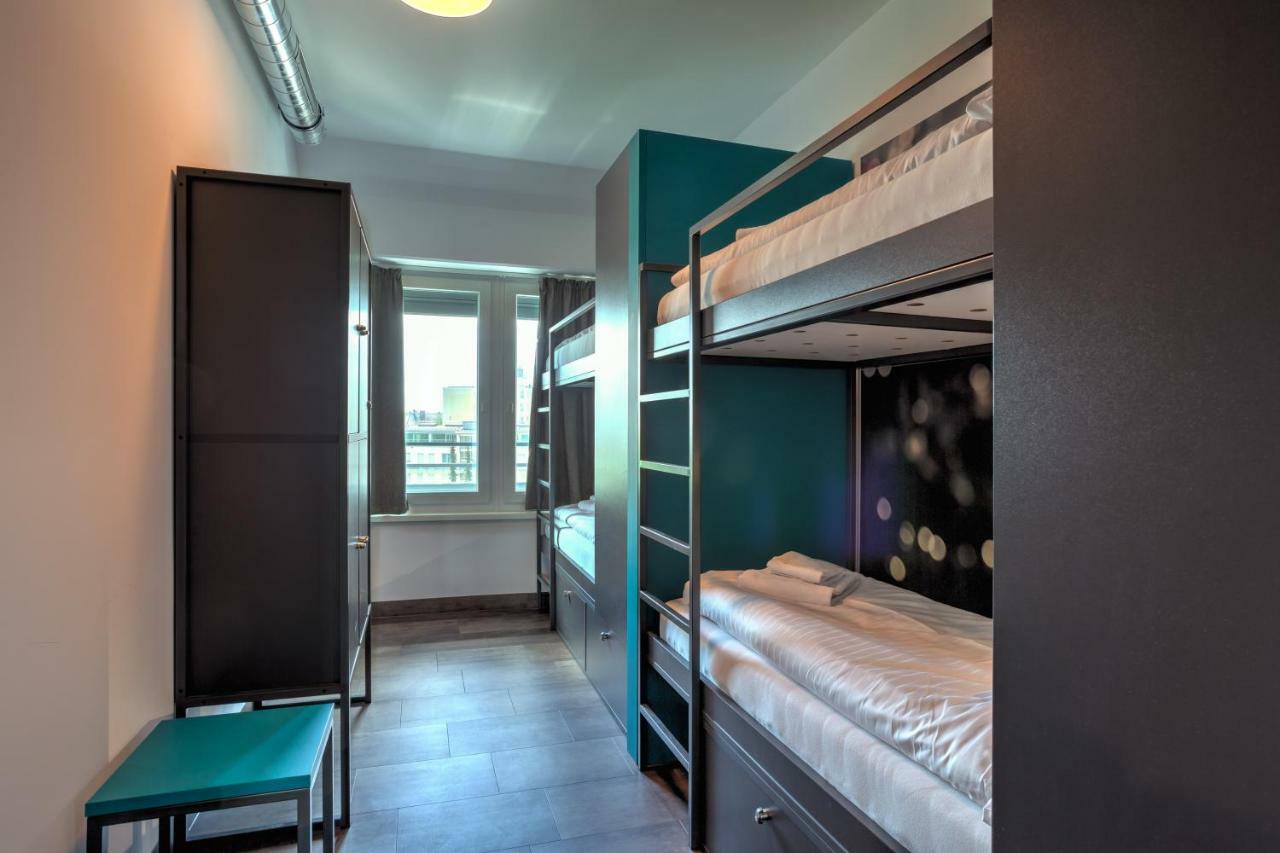 Bed 8-Bed Mixed Dormitory Room