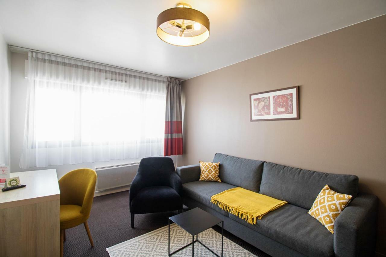 Superior One Bedroom Apartment