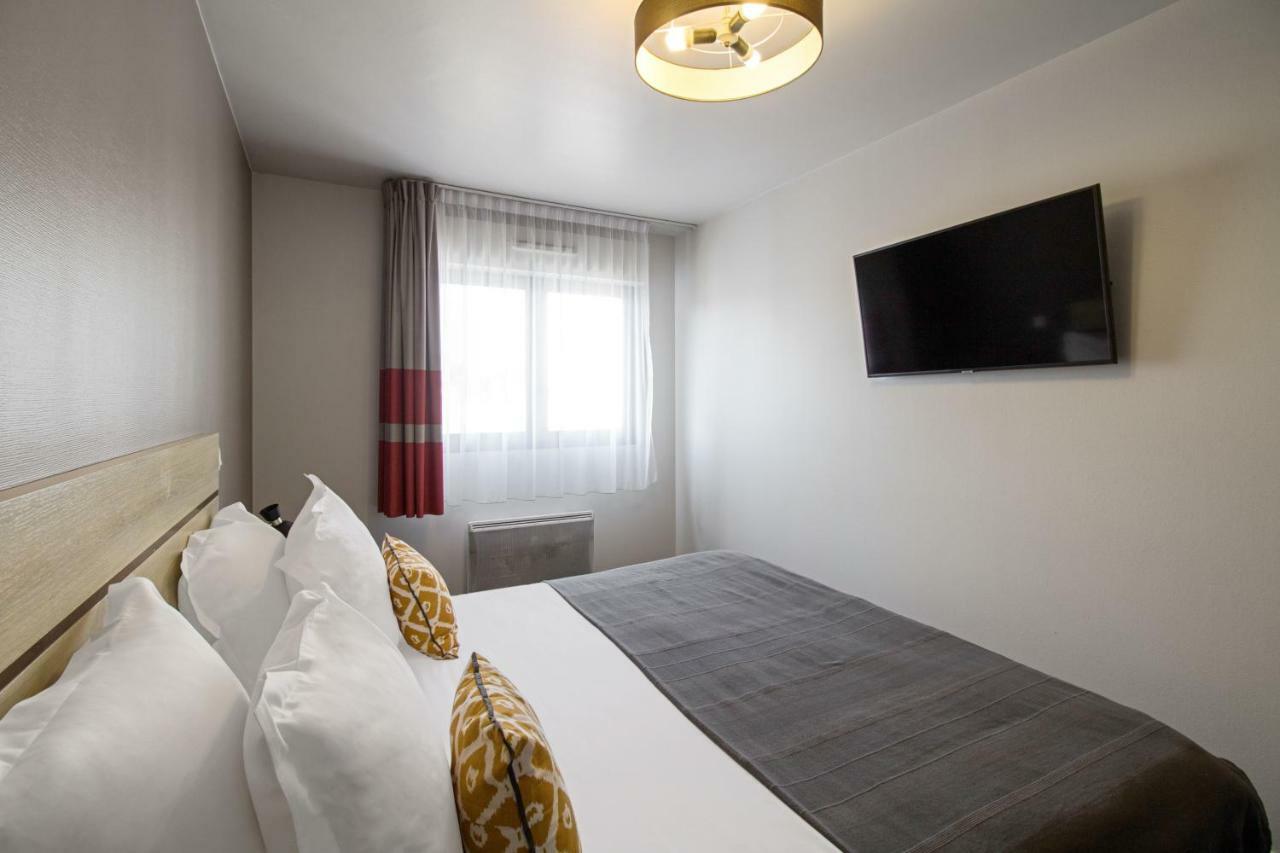 Superior One Bedroom Apartment