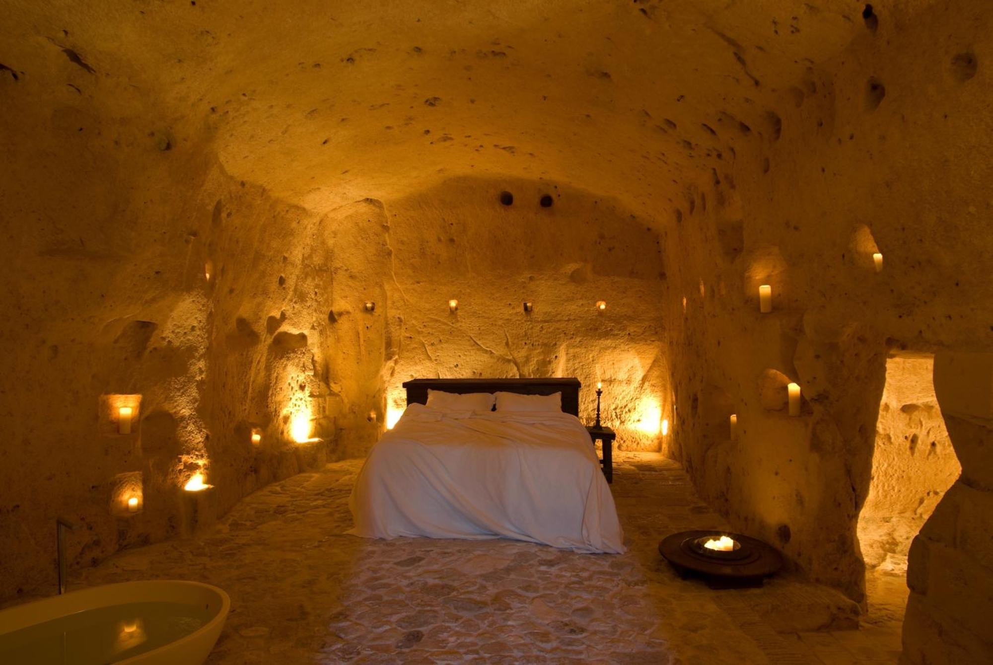 Suite Cave