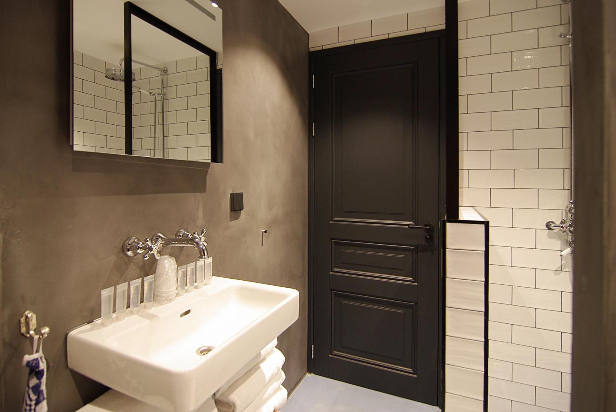 Suite Shower