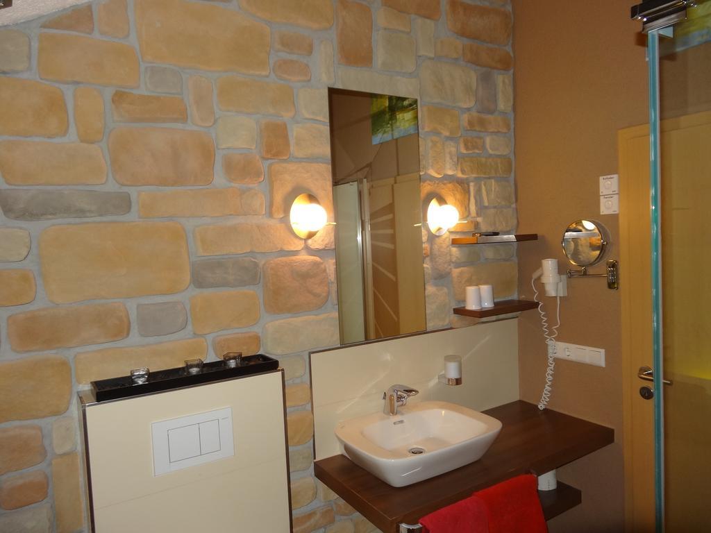 Queen Room Spa Bath