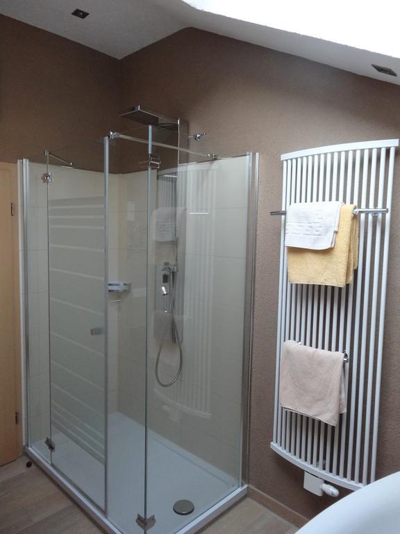 Queen Room Spa Bath