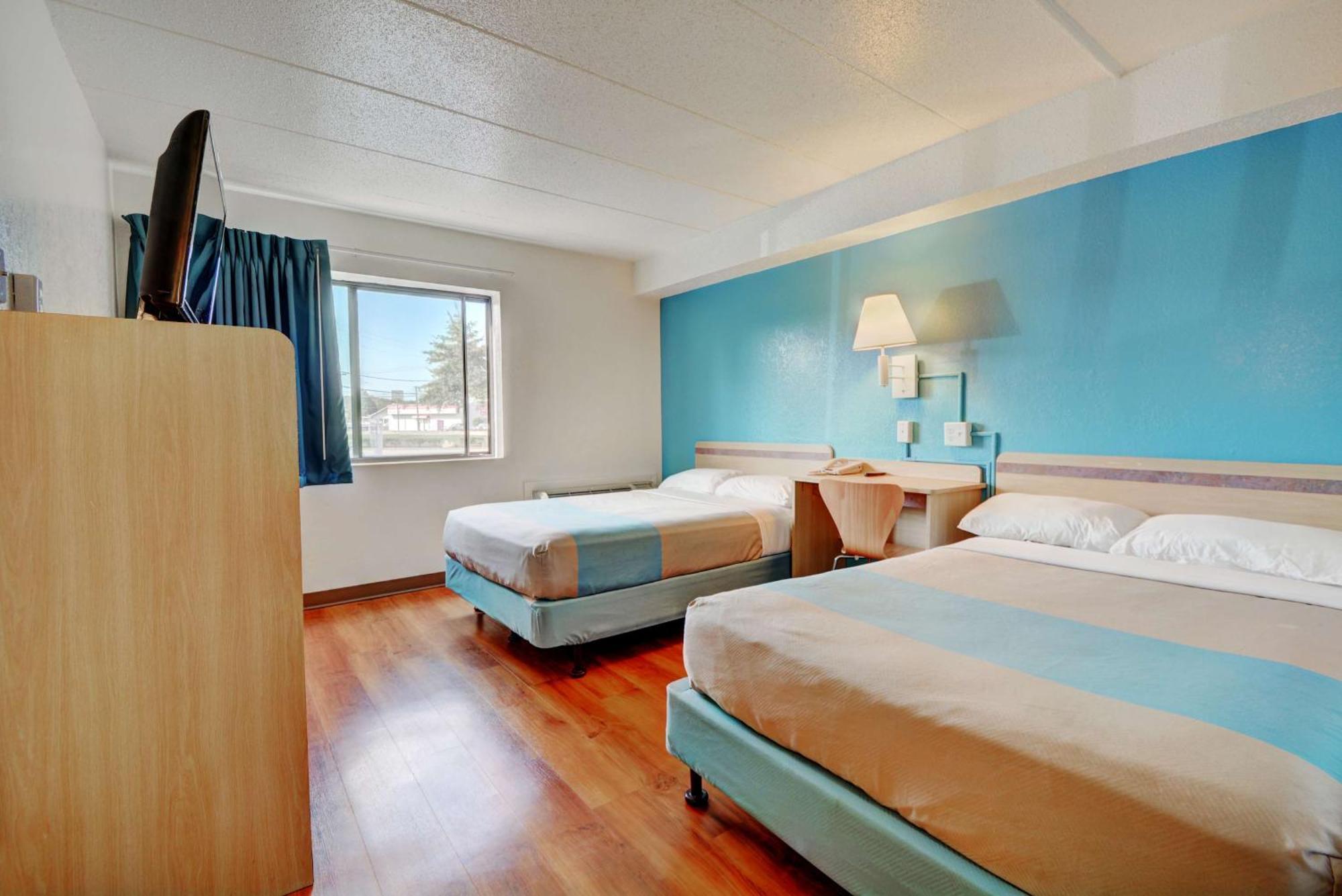 Quadruple Room Disability Access Roll Shower