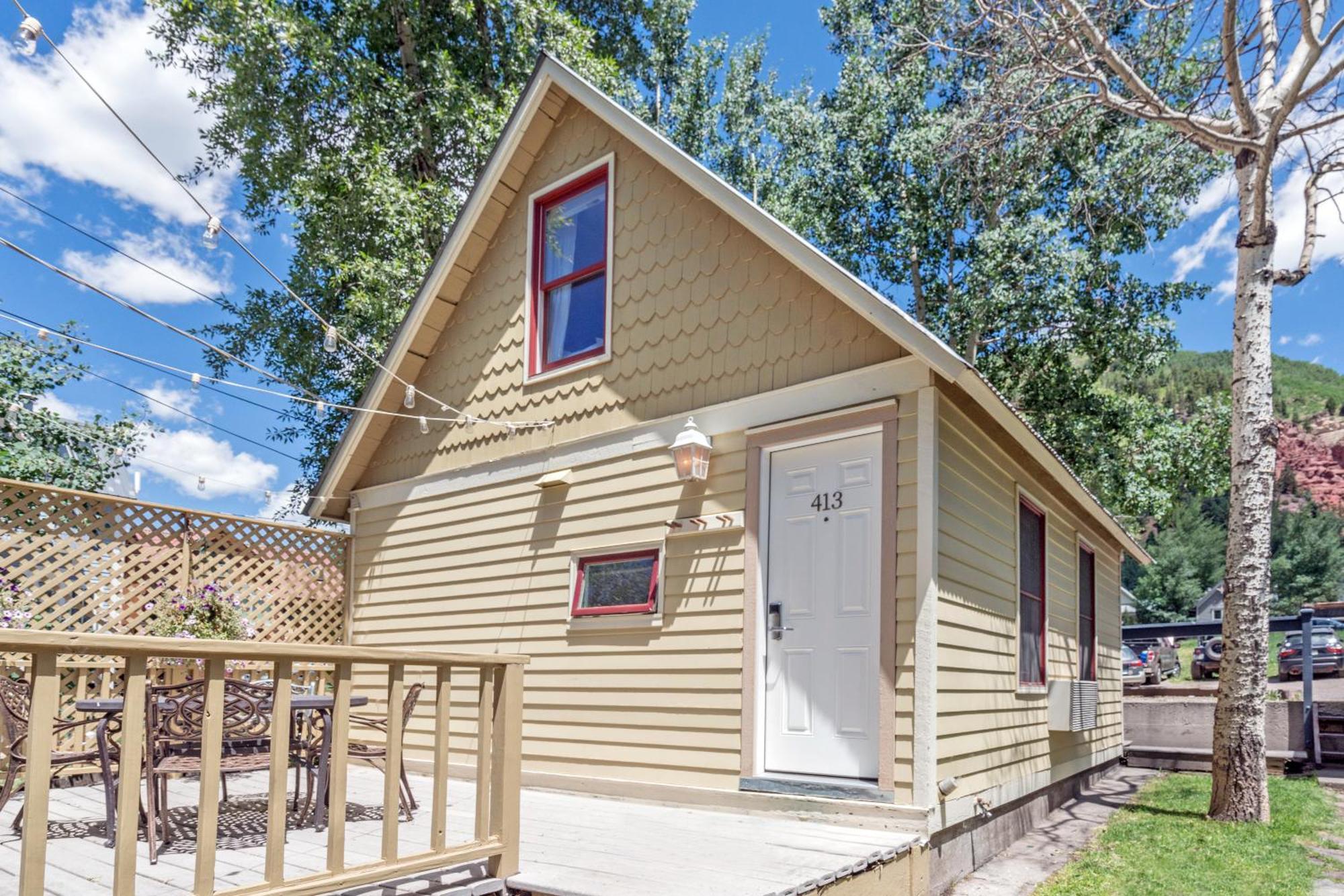 Cozy Cottage,1588168835:JPEG