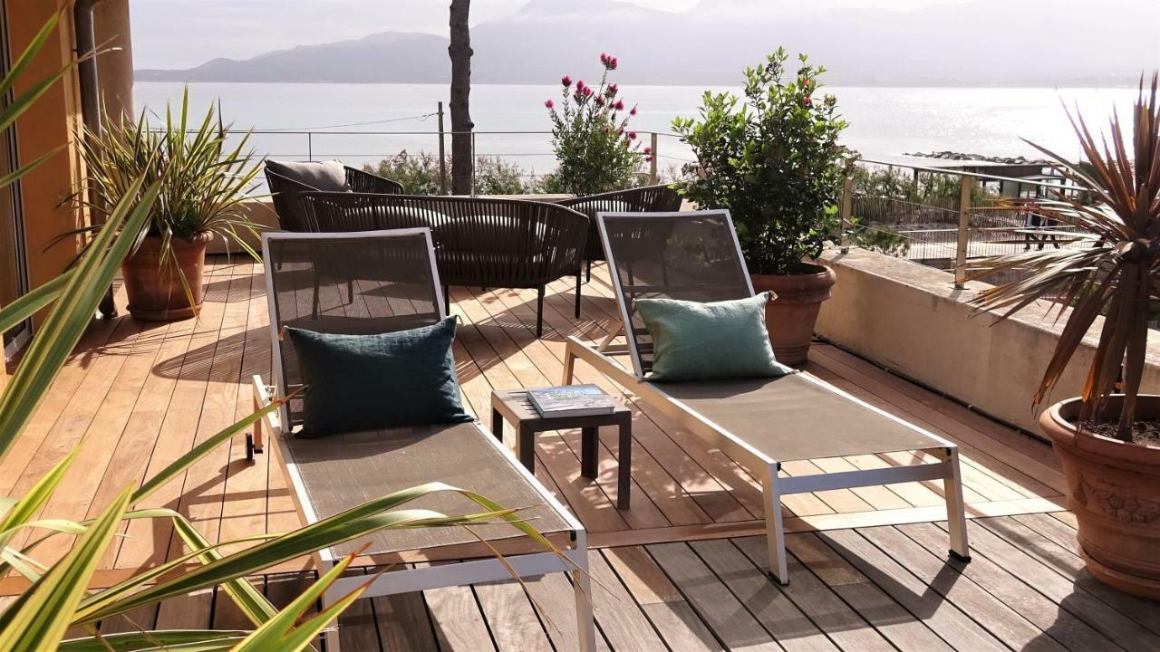 Suite avec terrasse vue sur mer et citadelle