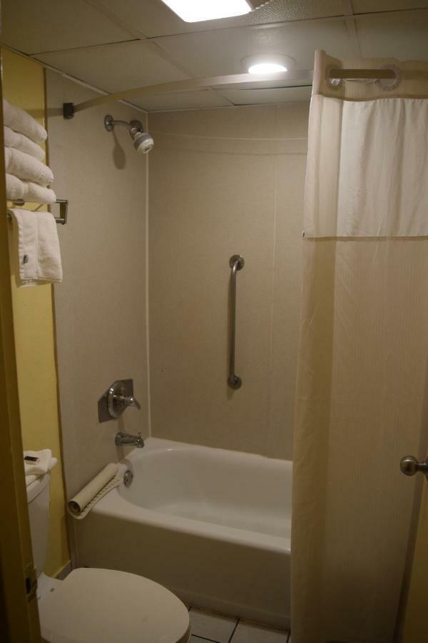 Queen Room Two Queen Beds Beach View Non-Smoking
