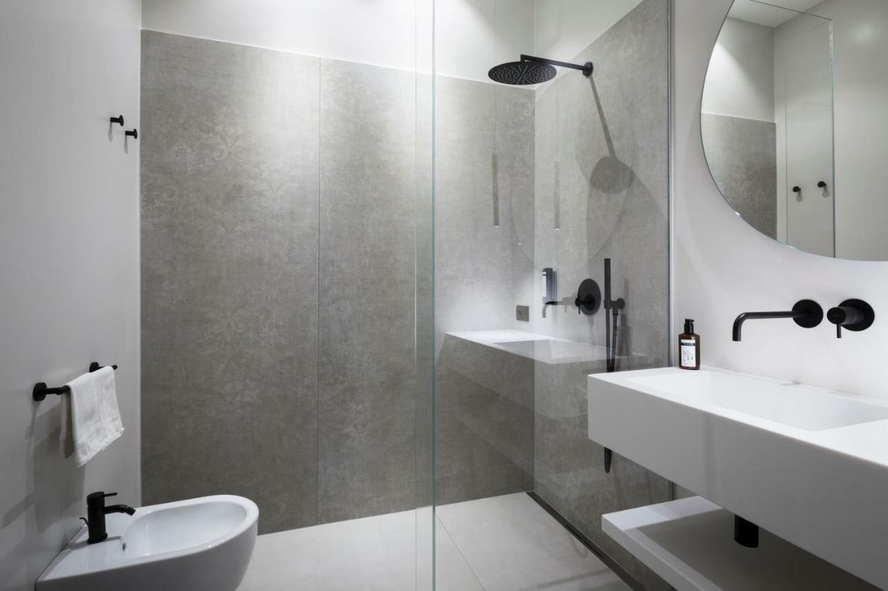 Single Room Shower