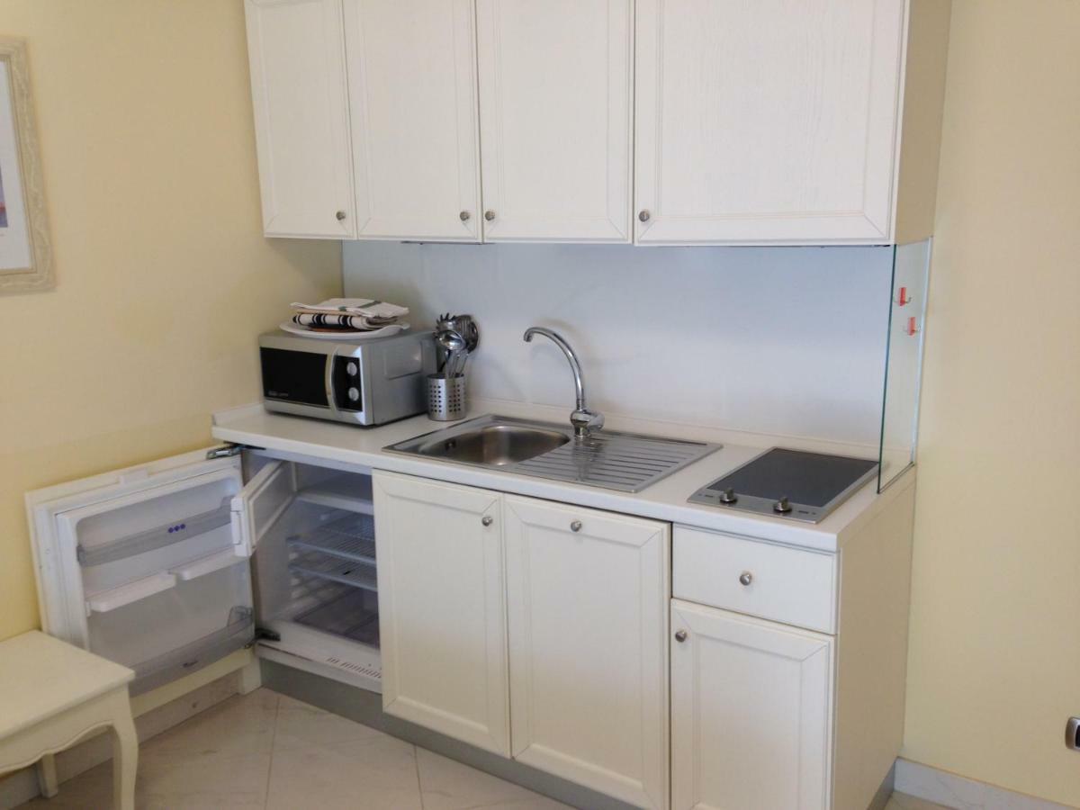 Studio Apartment One Double Bed