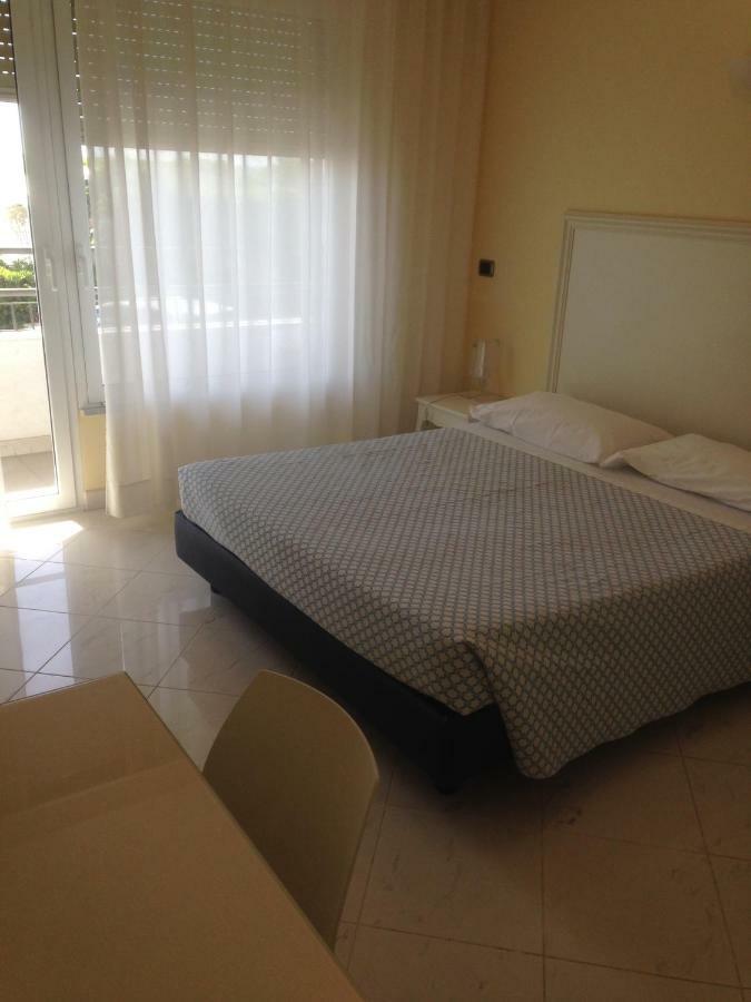 Studio Apartment One Double Bed