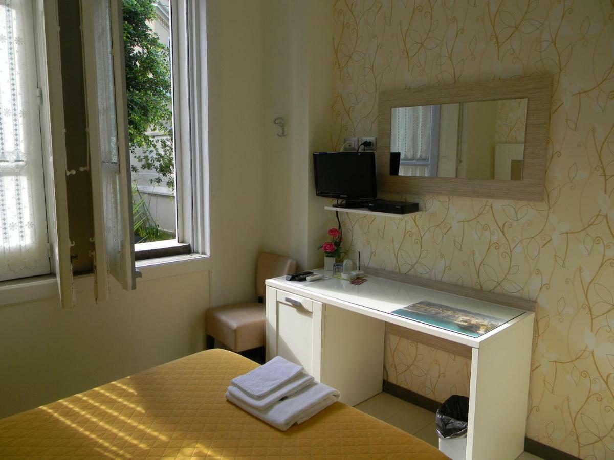 Deluxe Single Room