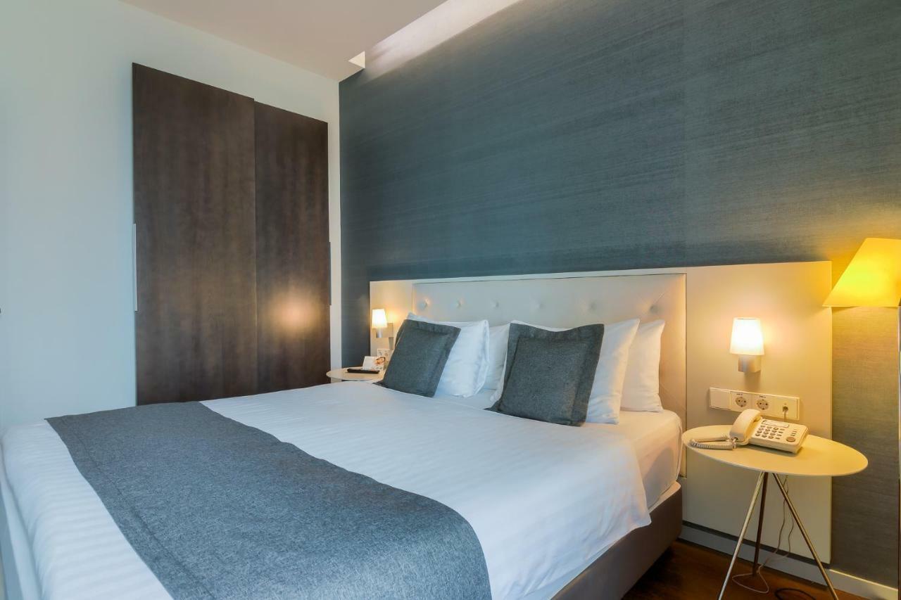 Superior Suite Queen Bed