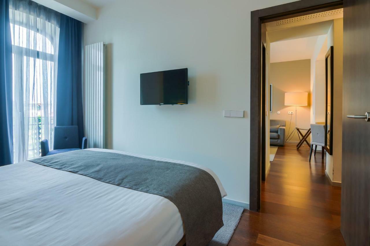 Superior Suite Queen Bed