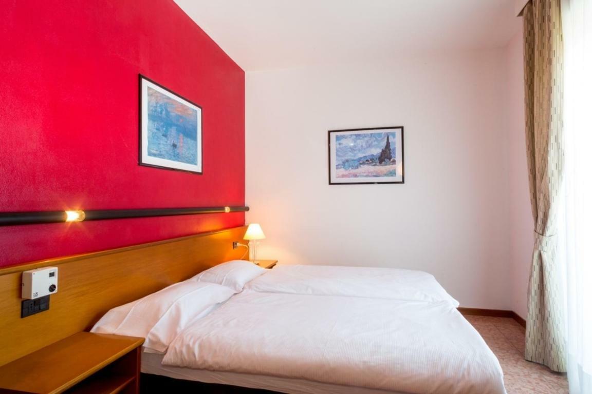 Double or Twin Room Balcony
