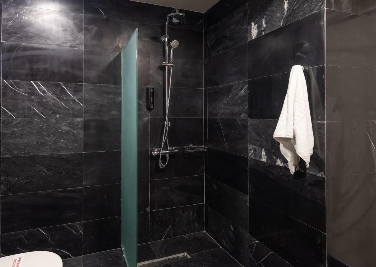 Deluxe King Suite,799609932:JPEG