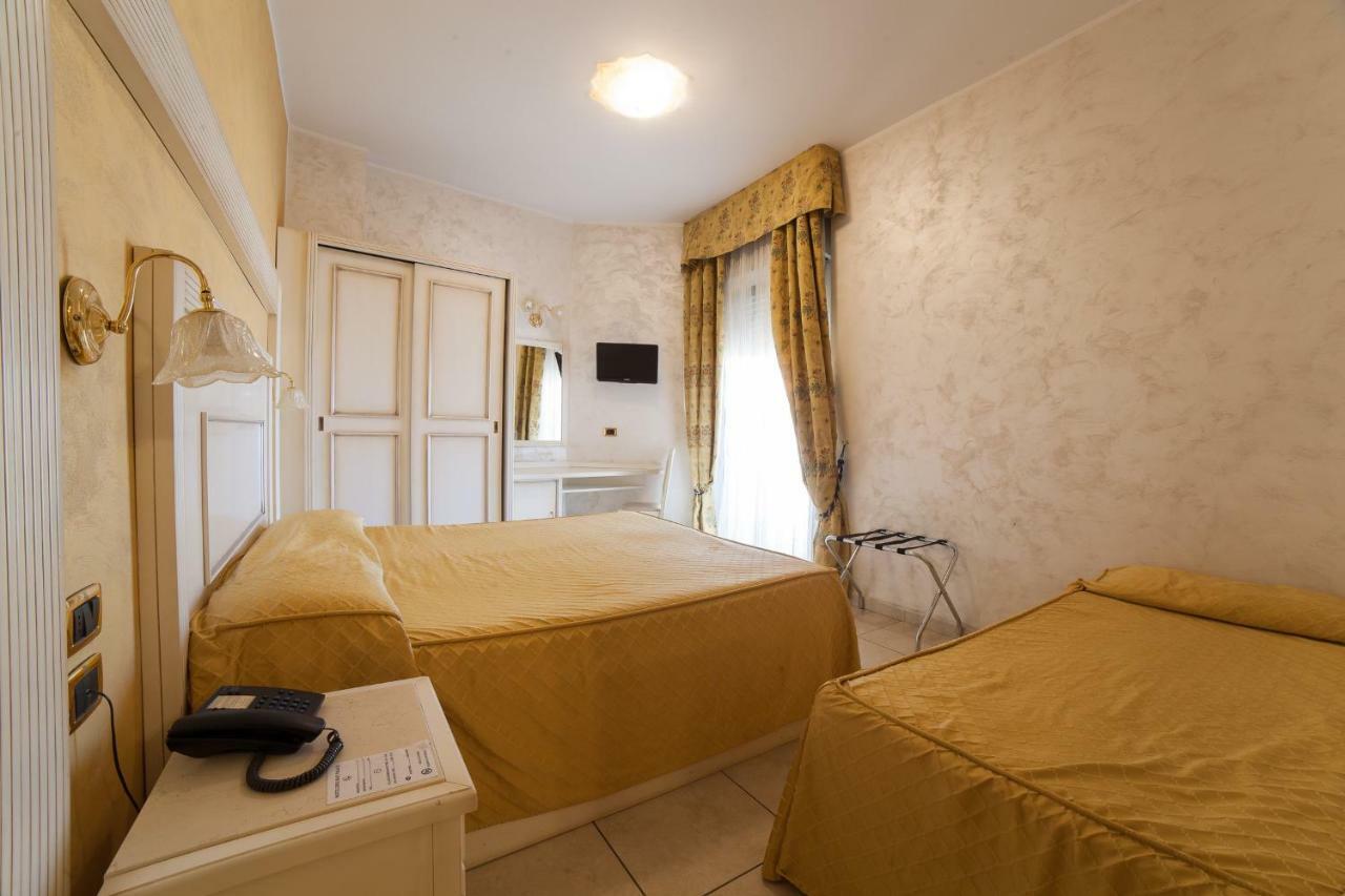 Triple Room Sea View
