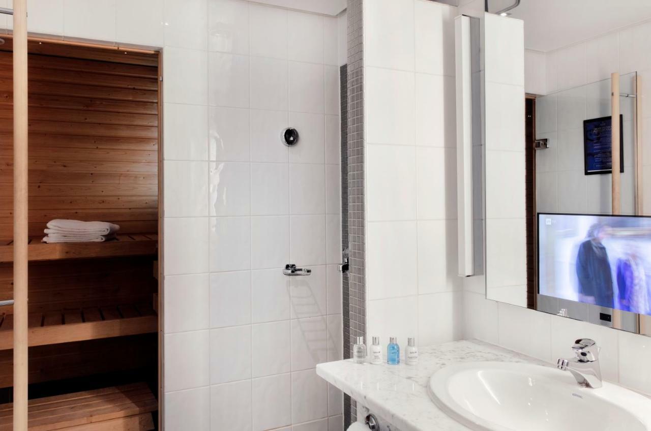 Executive Business Room with Sauna and lounge access